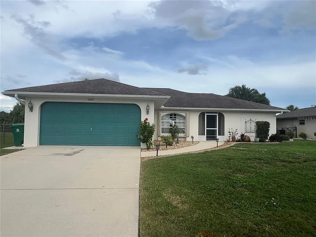 3 bed, 2.0 bath, 1495 sqft, $2,300 — Photo 1