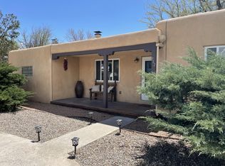 712 Green Valley Rd NW, Los Ranchos De Albuquerque, NM 87107