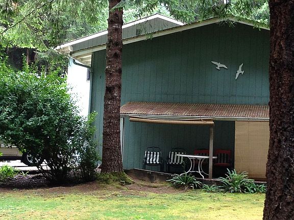 Detached Large 2-car Garage