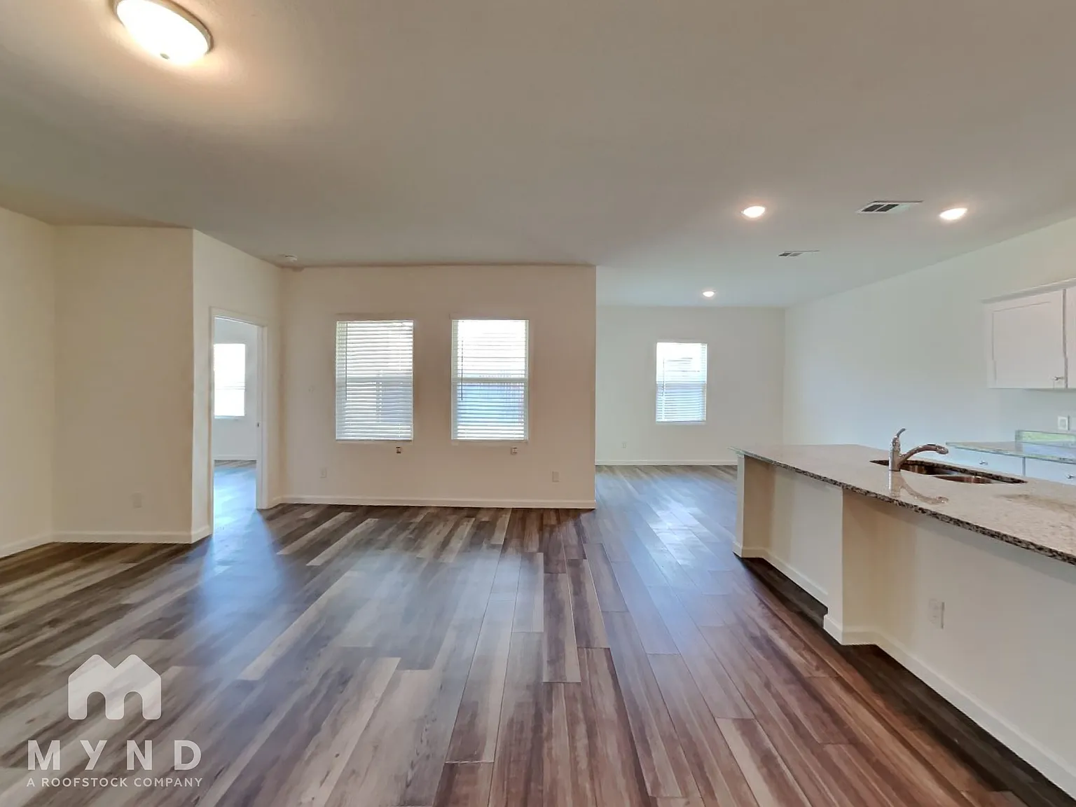 3 bed, 2.0 bath, 1769 sqft, $2,045 — Photo 2