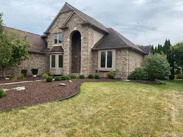 43602 Vintage Oaks Dr, Sterling Heights, MI 48314