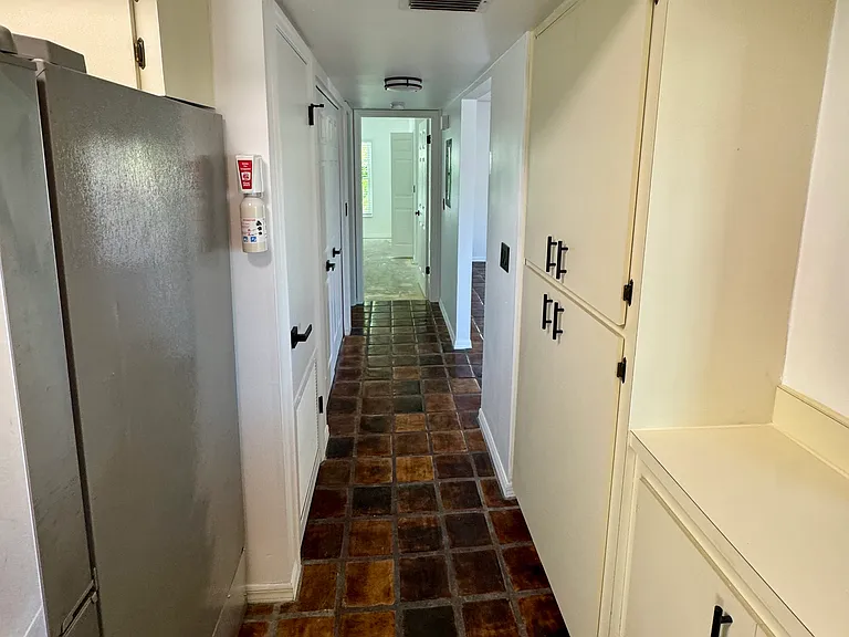 2462 Kingfisher Ln #J203 — Photo 8