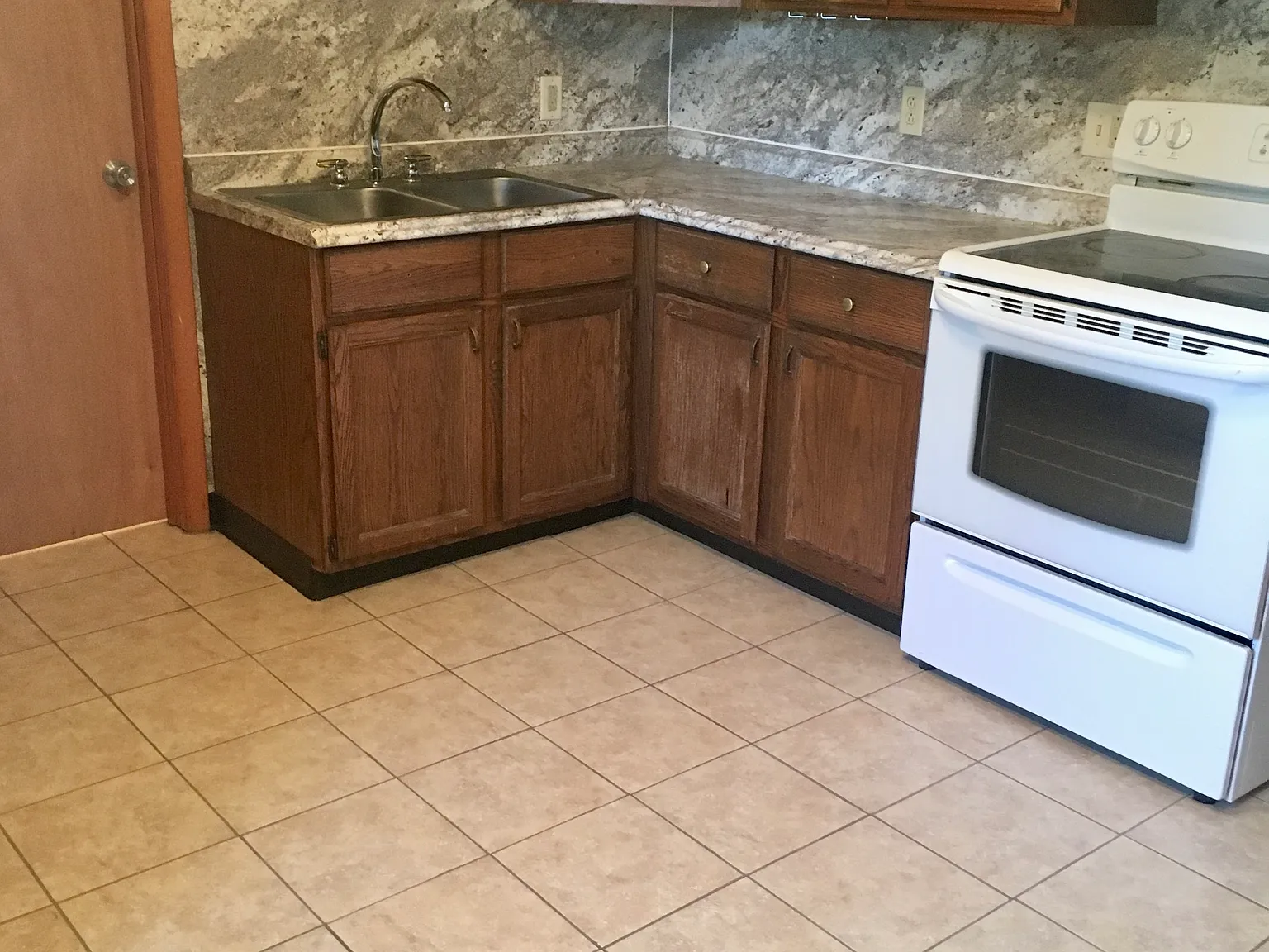 1 bed, 1000 sqft, $995 — Photo 1