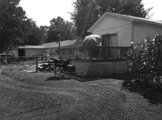 8906 Southshore Dr, Hackett, AR 72937