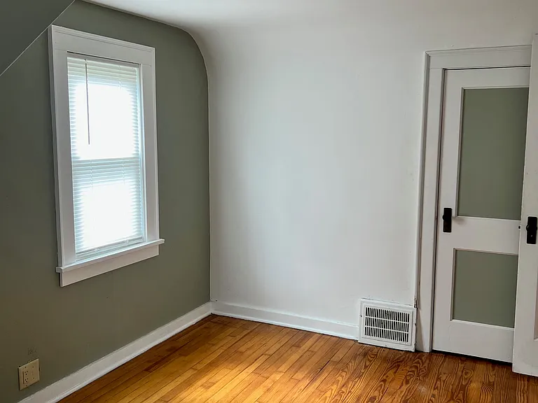 South second floor bedroom