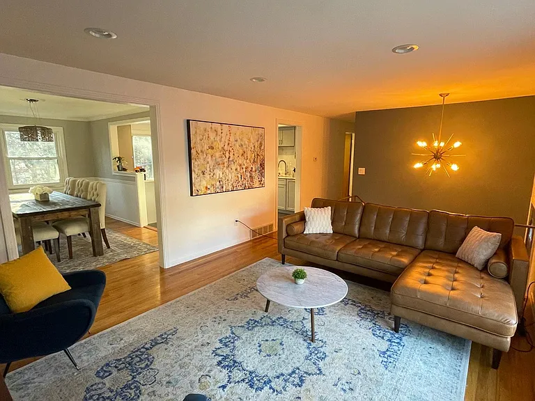 1514 Woodstream Dr — Photo 4