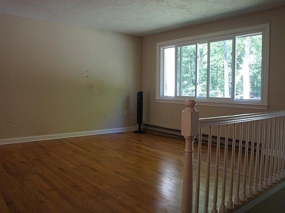 5th image of 38 Westwood Dr