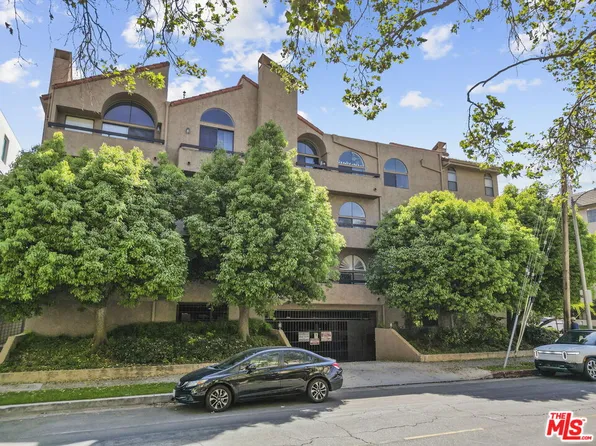 14572 Dickens St Unit 303, Sherman Oaks, CA 91403