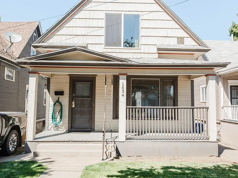 1634 W Pacific Ave — Photo 2