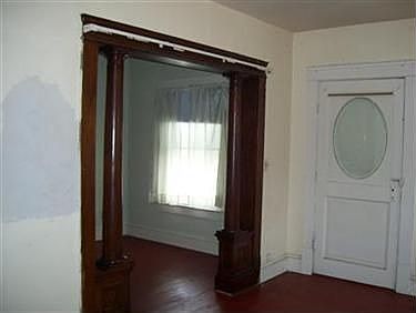 3rd image of 2904 E 115th St