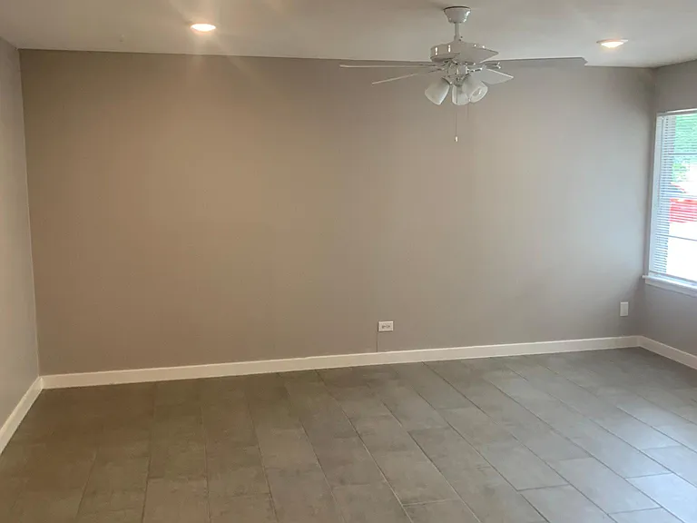 1535 Contour Dr — Photo 10