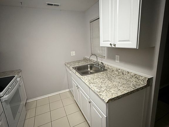 3rd image of 14 Malibu Way Floor 1