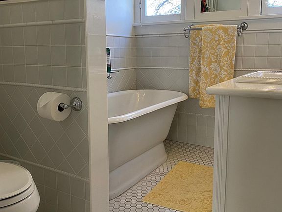4th image of 347 S Mount Vernon Ave