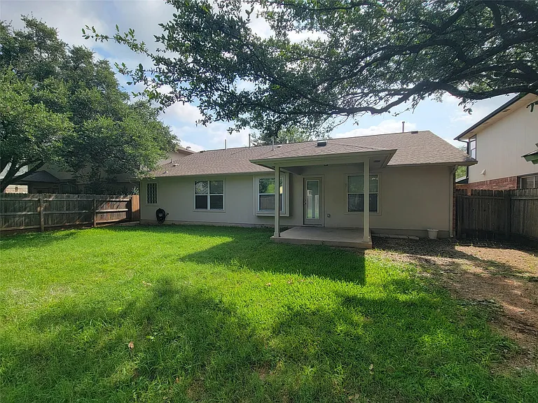 3307 Saint Genevieve Dr — Photo 22