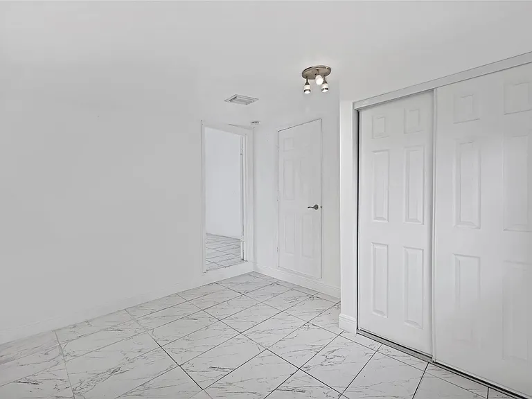 1114 NW 39th St — Photo 14