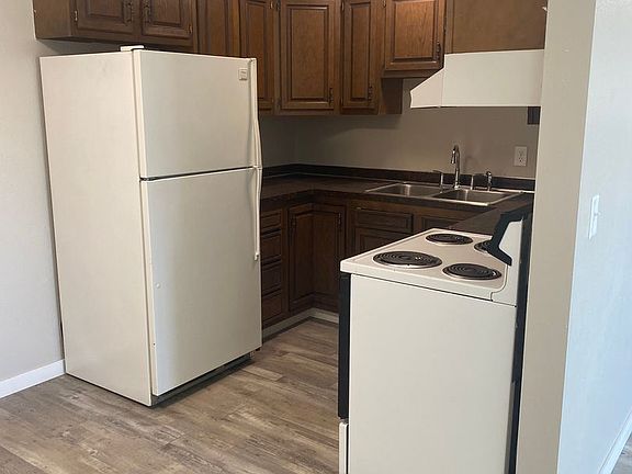 3rd image of 1213 11th St SE APT 2
