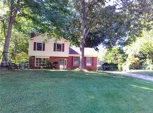 8627 Holiday Dr, Charlotte, NC 28215