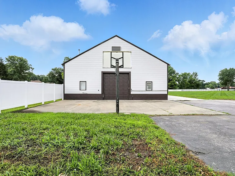 311 Jordan Rd — Photo 7