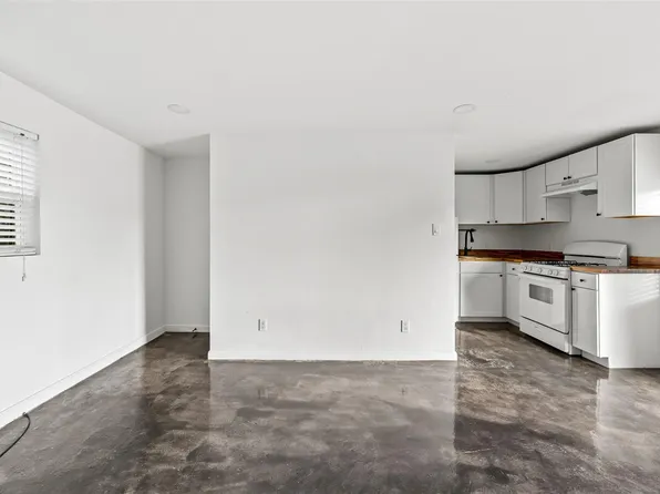 7303 Market St, Houston, TX 77020