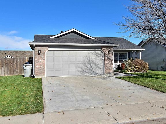 3rd image of 7624 Bridgeport Dr