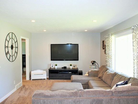 2nd image of 2218 S Hennepin St