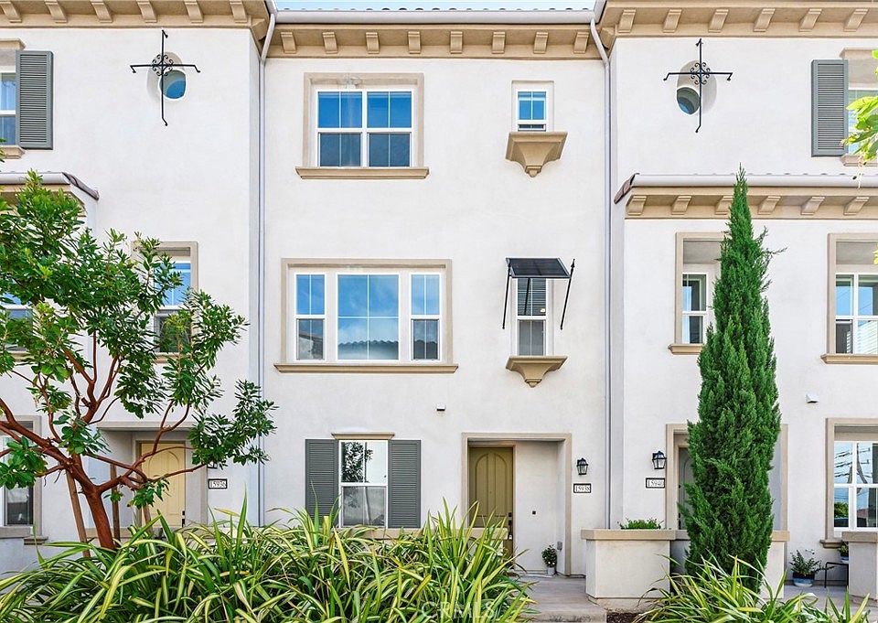 1st image of 15938 Ellington Way