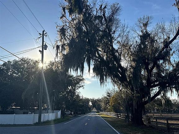 4th image of 1208 Cherry Ln