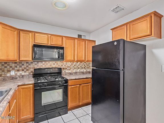 3rd image of 2549 E Sylvia St