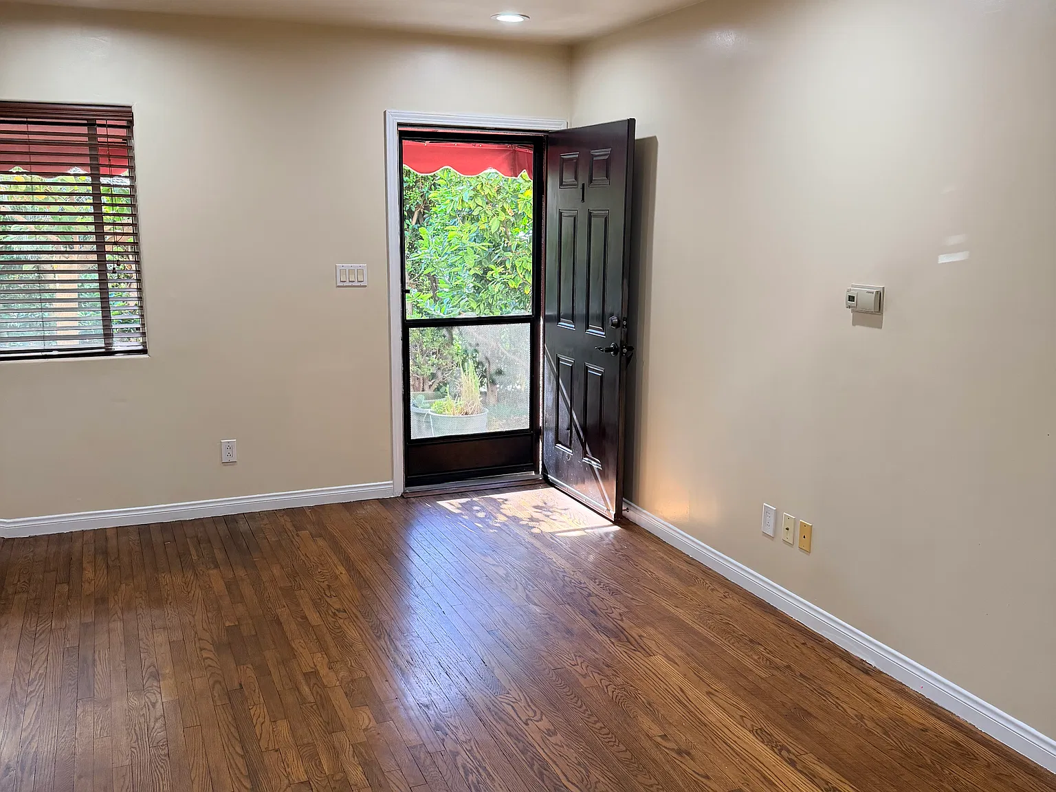 1 bed, 800 sqft, $2,080 — Photo 3