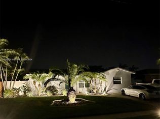402 SE 4th Ter, Dania Beach, FL 33004