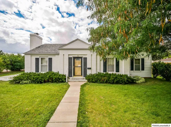 2486 Park Ave, Laramie, WY 82070