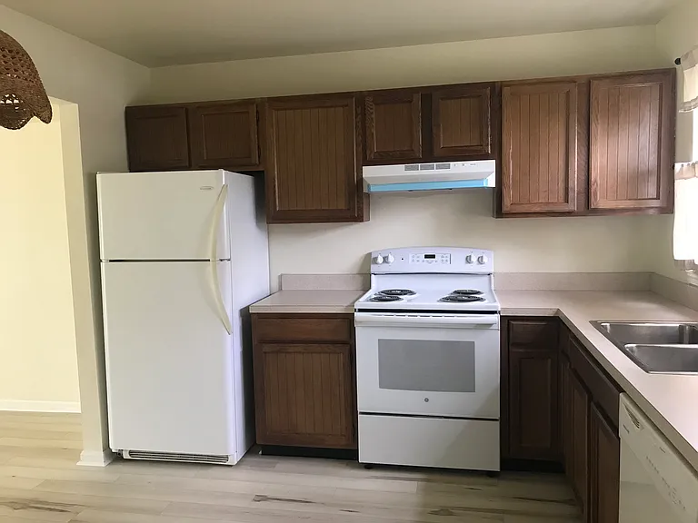222 Cambridge Ct — Photo 11