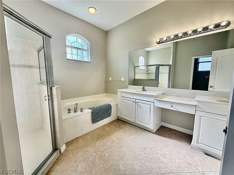 12469 Pebble Stone Ct — Photo 11