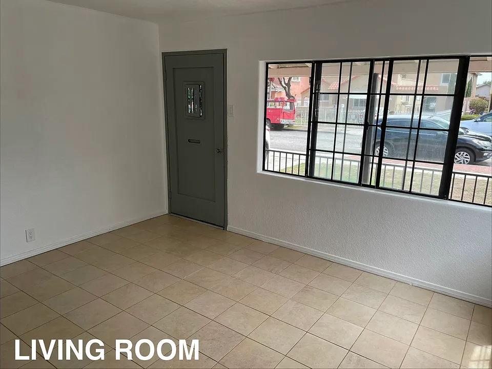 9337 San Miguel Ave