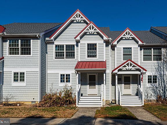 2nd image of 9717 Village Ln #9709B