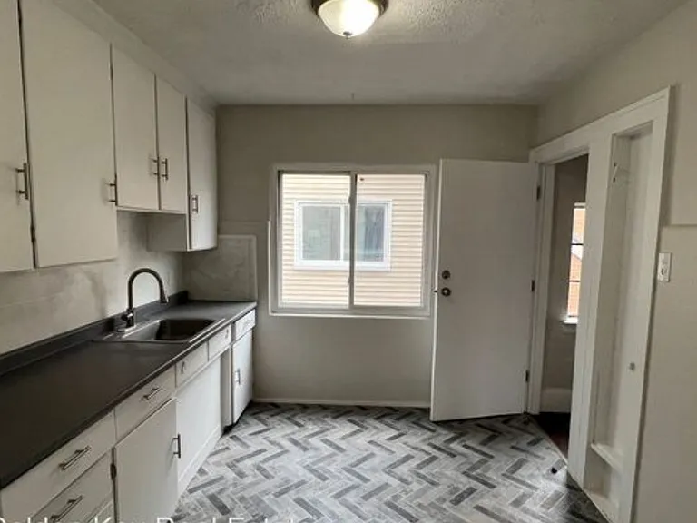 5219 Devonshire Rd #2 — Photo 4
