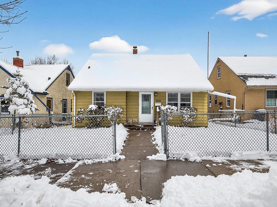 1st image of 749 8th Ave S