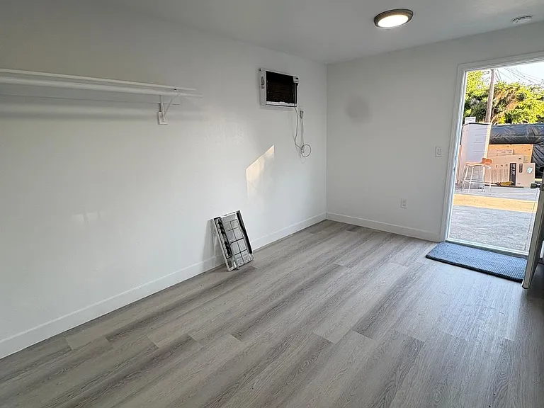 Scotty St — Photo 1