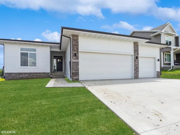 10022 NW 68th Ave, Johnston, IA 50131