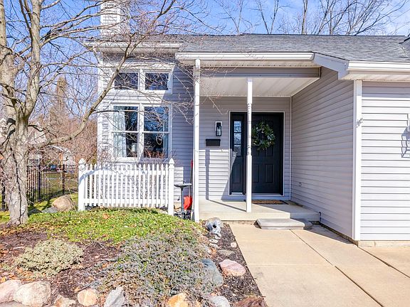 3rd image of 182 W Washington St