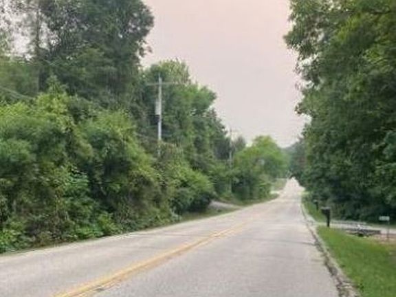 Exterior Neighborhood (street photo)