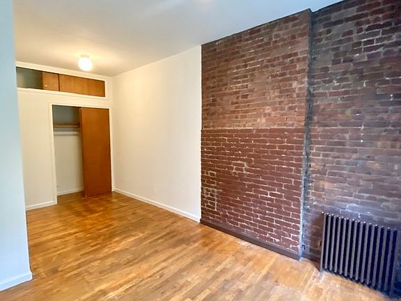 4th image of 44 Columbia Pl APT 2A