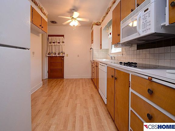 5th image of 715 S 67th Ave