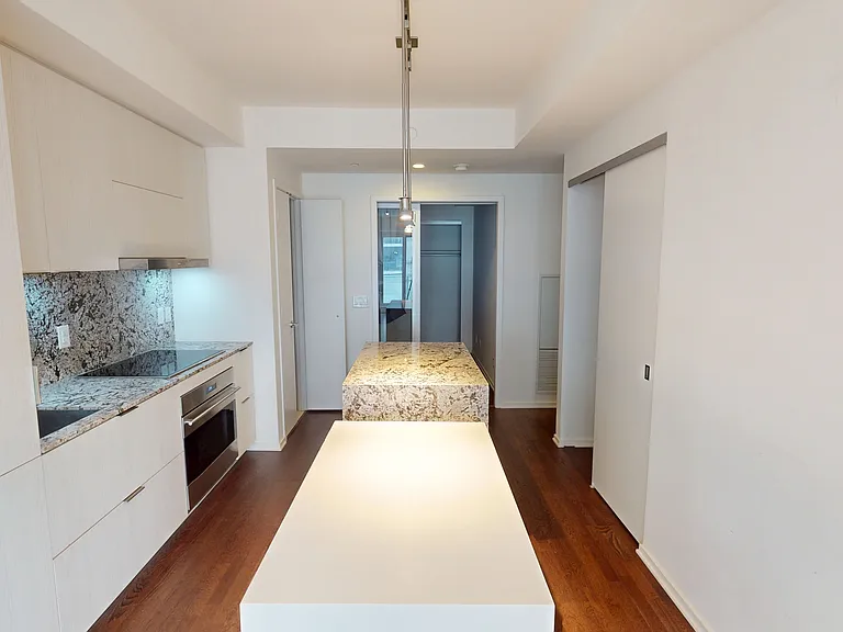 1 Bloor St E #4407 — Photo 6