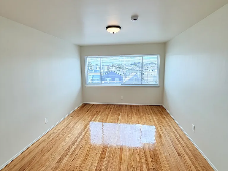 560 26th Ave #11 — Photo 3