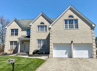 8 Bujak Ct, Bridgewater, NJ 08807