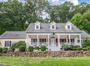 8 Tanners Brook Rd, Chester, NJ 07930