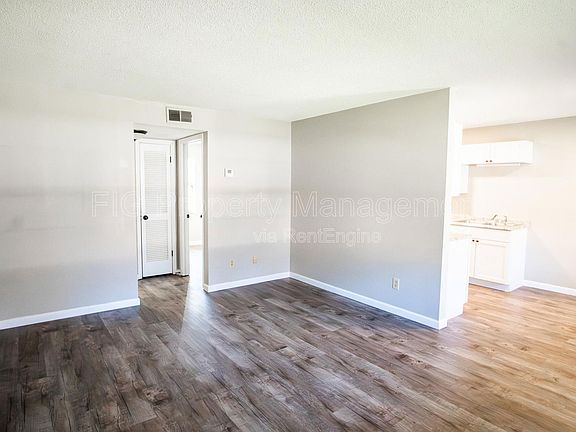 2nd image of 127 Hillcrest Dr NE #18