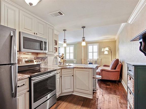 2nd image of 1205 Saint Charles Ave APT 214