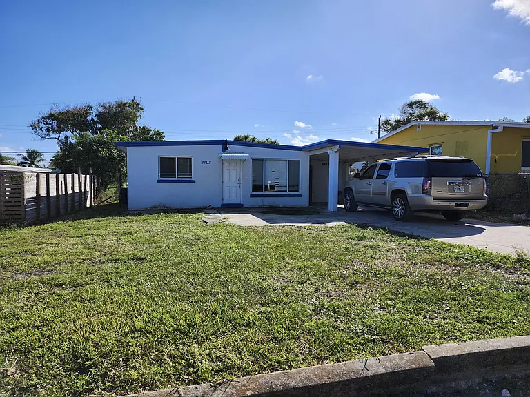 1102 James Rd — Photo 1